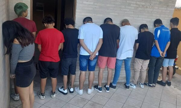 ¡Opa respeto! 27 jóvenes detenidos por atacar a polis y apedrear la patrullera