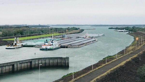 Indefinición gubernamental acentúa crisis en la navegación por hidrovía