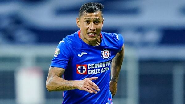 Diario HOY | Cruz Azul aparta al defensor Julio César Domínguez por apología al narco