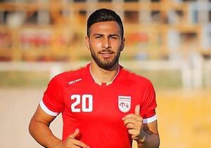 El futbolista iraní Amir Nasr Azadani evita la ejecución, pero es condenado a 26 años de cárcel | OnLivePy