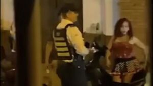 Zorros "contrataron" a bailarinas de cumbia