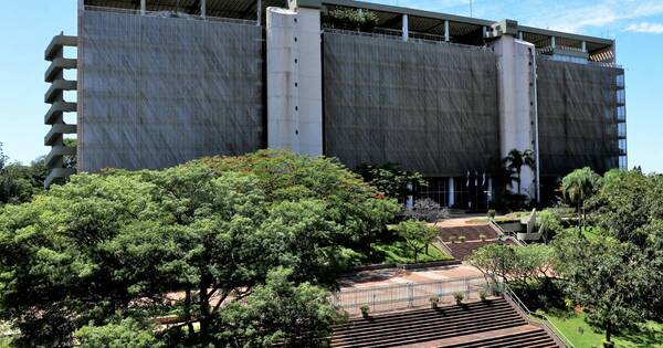 La Nación / BCP: 3 bancos y 2 financieras absorberán a Cefisa, en proceso de resolución