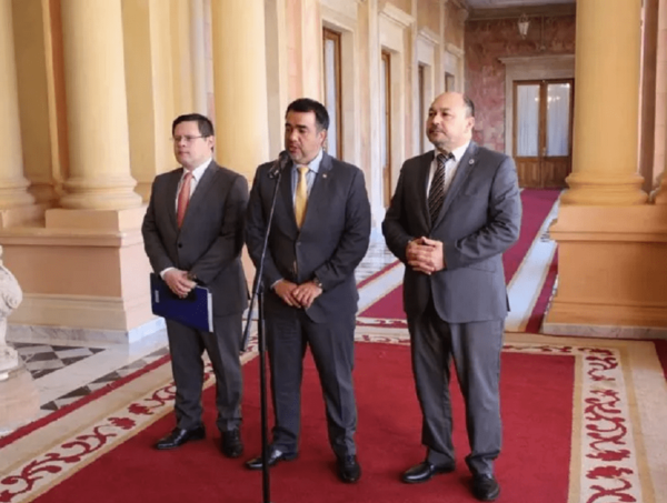 Ejecutivo cuestiona el aumento del gasoil tras ajuste del ISC · Radio Monumental 1080 AM