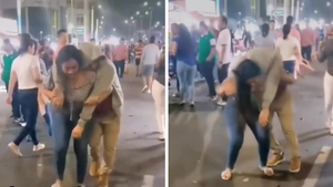 ¿Heroína?: joven cargó en la espalda a su novio borracho y se volvió viral - Noticiero Paraguay