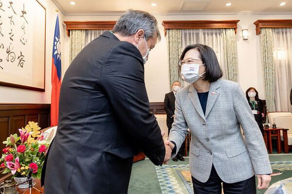 Diario HOY | Presidenta taiwanesa recibe al titular de Diputados