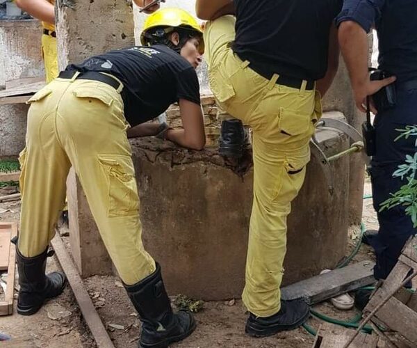 Hombre cayó a un pozo en Asunción y murió