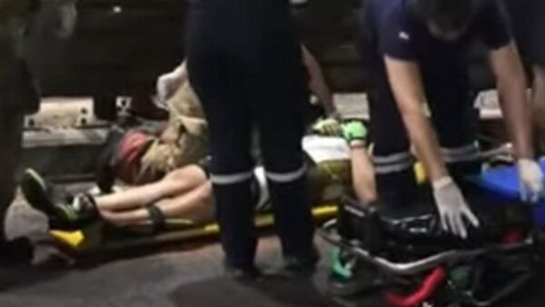 Camión rozó a ciclista y este cayó al pavimento y se salvó de milagro