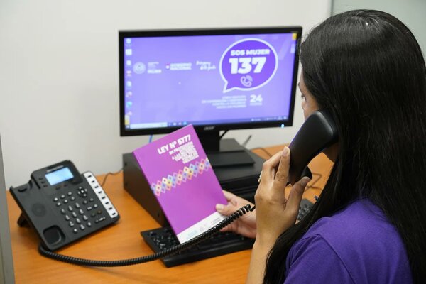 Diario HOY | Línea 137 SOS MUJER registró más de 32.000 servicios durante el 2022