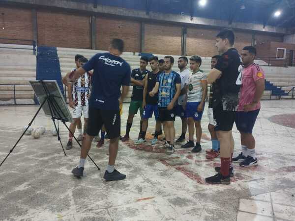 La V azul del salonismo disputará amistoso contra clásico rival | Radio Regional 660 AM