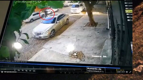 Video: Policía se enfrenta a tiros con presuntos delincuentes