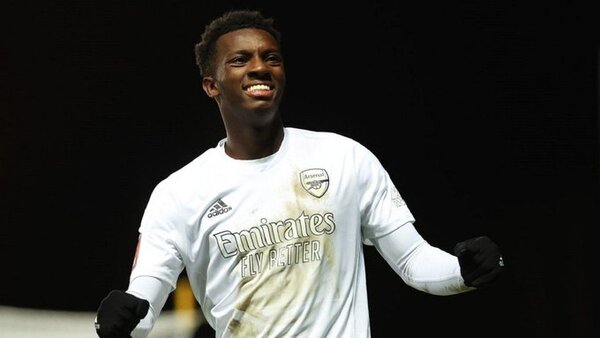 El Arsenal golea y se cita con el Manchester City