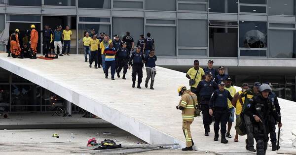 La Nación / Lula retoma las riendas en Brasilia tras el ataque de los bolsonaristas