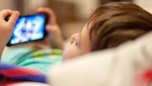 A los 9 años niños acceden a pornografía y violencia digital