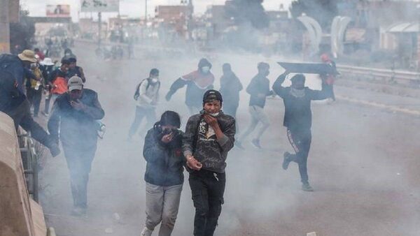 Mueren 17 manifestantes en jornada sangrienta de protestas en Perú