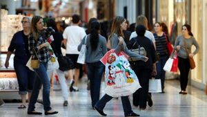 Fiebre de compras navideñas deja buenos números en las ventas de los Centros Comerciales | Locales | 5Días