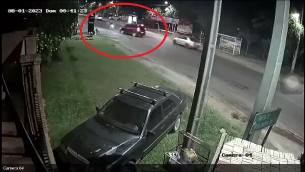 Se quedó sin colectivo, hizo dedo a un motoca y murió tras ser chocado por un borracho