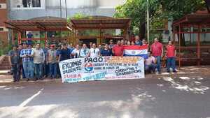 Funcionarios de Copaco reclaman incumplimiento del pago de salarios - La Clave