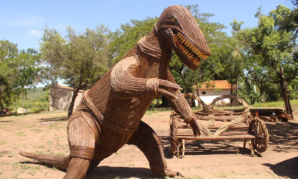 Tobatí: Gigantes figuras de ysypo sorprenden a turistas - OviedoPress