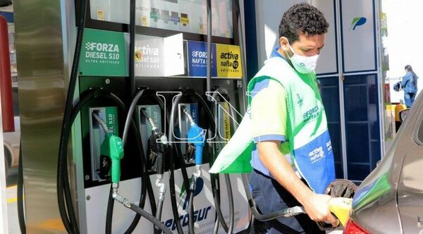 Diario HOY | Suba de combustible era inminente, sostienen desde el sector de camioneros