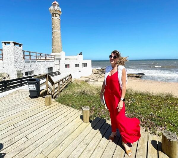 La conductora Jazmín Pazos disfruta de sus vacaciones en Punta del Este - Gente - ABC Color