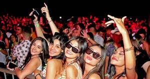 La Nación / Fiesta Hawaiana 2023 en Pilar - OJO Galería