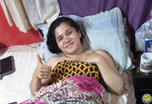 Joven sale de alta y vuelve a sonreír tras brutal asalto •
