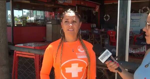 La Nación / Mujer rompió barreras y se convirtió en guardavidas de la playa San José de Encarnación
