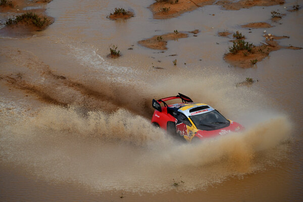 Loeb sigue imparable en la etapa pero Al-Attiyah no afloja en la punta