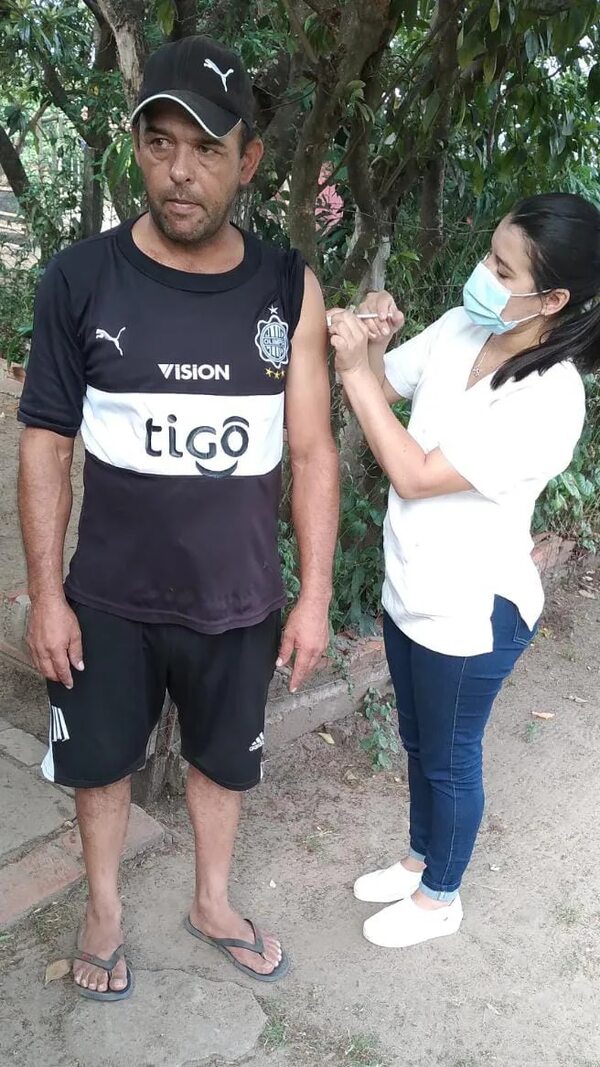 Aplican quinta dosis de vacuna contra el covid-19 en Ayolas - Nacionales - ABC Color