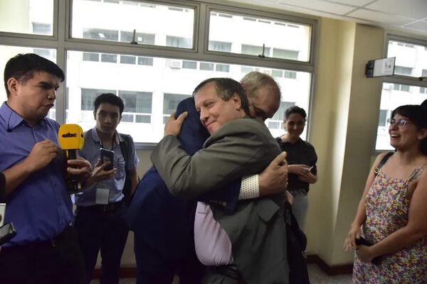 Causa montada: “Vamos a humillar una vez más a la Fiscalía”, asegura Ferreiro - Política - ABC Color