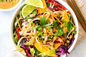 Esta receta de ensalada tailandesa con maní deberías probarla