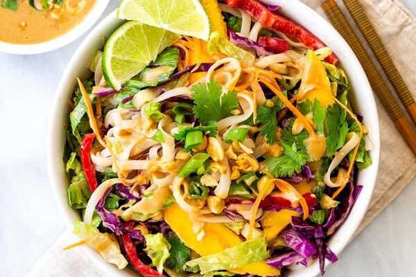 Esta receta de ensalada tailandesa con maní deberías probarla