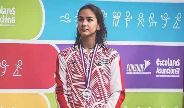 Nadadora paraguaya medallista escolar destaca en Brasil - ADN Digital