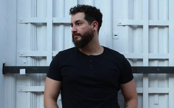 Fer Velázquez lanzó el EP “T-Surge” - Música - ABC Color
