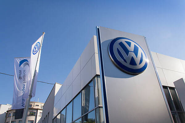 La marca Volswagen vende 4,56 millones de vehículos en 2022, un 6,8% menos - Revista PLUS