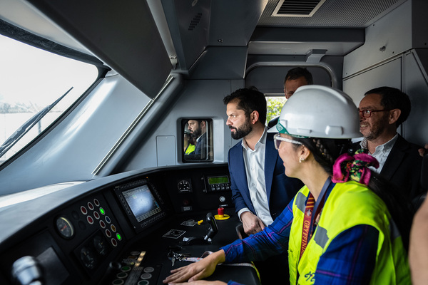 Boric anuncia un trazado de 172 km de tren para conectar Santiago y Valparaíso - MarketData