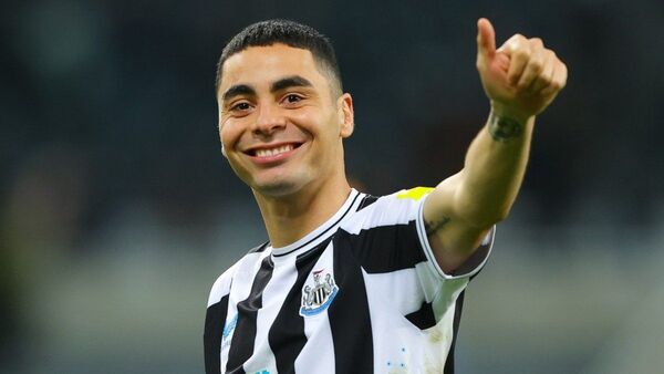 Newcastle clasifica a semis con hermosa asistencia de Miggy