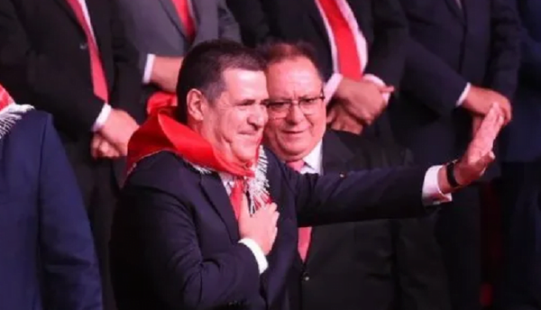 Horacio Cartes asume como titular de la ANR - Noticiero Paraguay