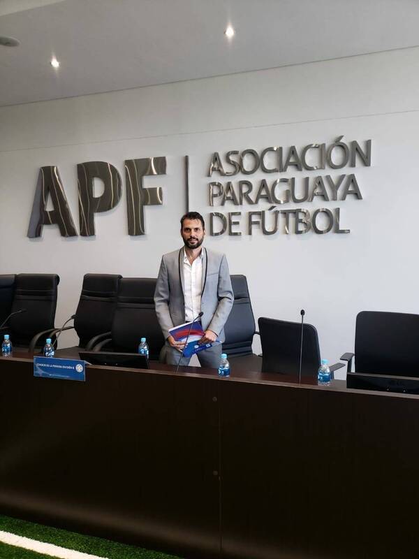 ¡Insólito! El club que presentará a su cuerpo técnico en una churrasquería