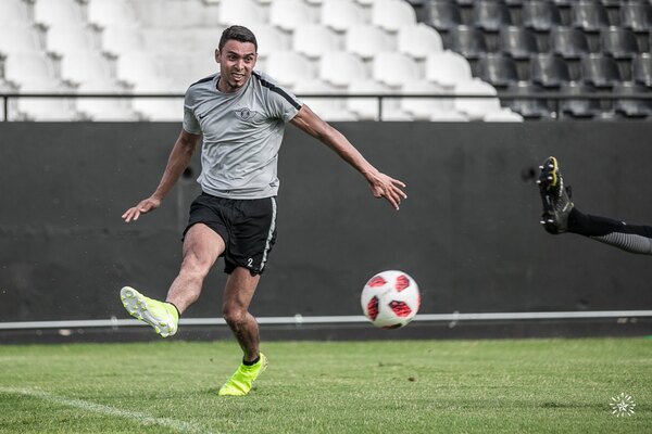 Luego de ganar dos títulos con Libertad, Daniel Bocanegra jugará en Nacional de Montevideo