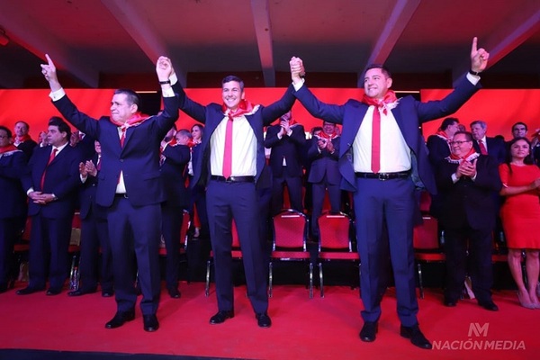 TEP de ANR proclama a ganadores de las internas y Cartes asume la presidencia de la ANR