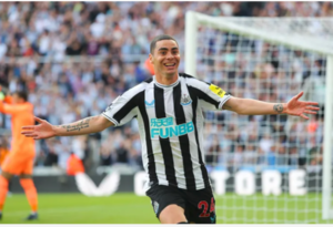 Con asistencia de Almirón, Newcastle gana y está en semifinales de la Copa de la Liga