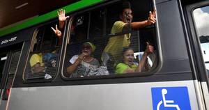 La Nación / La policía liberó a cientos de violentos bolsonaristas