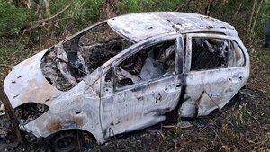 Hallan vehículo de joven calcinado en Minga Guazú