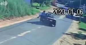 Dos detenidos por provocar un accidente de tránsito - Policiales - ABC Color