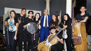 Orquesta de Reciclados de Cateura lleva su música a Punta