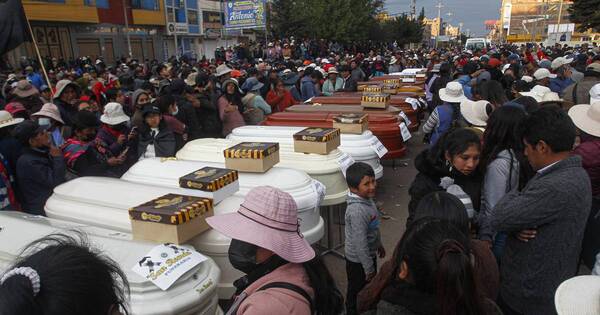 La Nación / Perú: Fiscalía investiga por genocidio a presidenta tras decenas de muertos en protestas