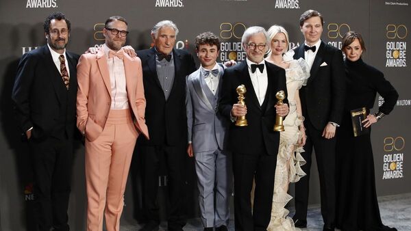 Del Toro y Argentina, 1985 triunfan en los Globos de Oro de Spielberg