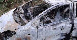 La Nación / Hallan totalmente incinerado auto del joven asesinado en Minga Guazú