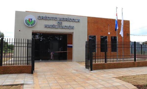 CAH habilita centros de atención en Cedrales y Minga Guazú para la demanda crediticia - La Clave